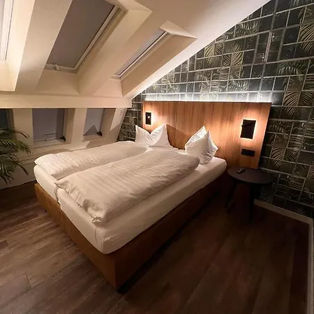 Hotel-restaurant Amadeus Hotell Altwarmbuchen